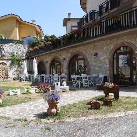 B&B La Tana Dell'Orso Villalago Exterior photo