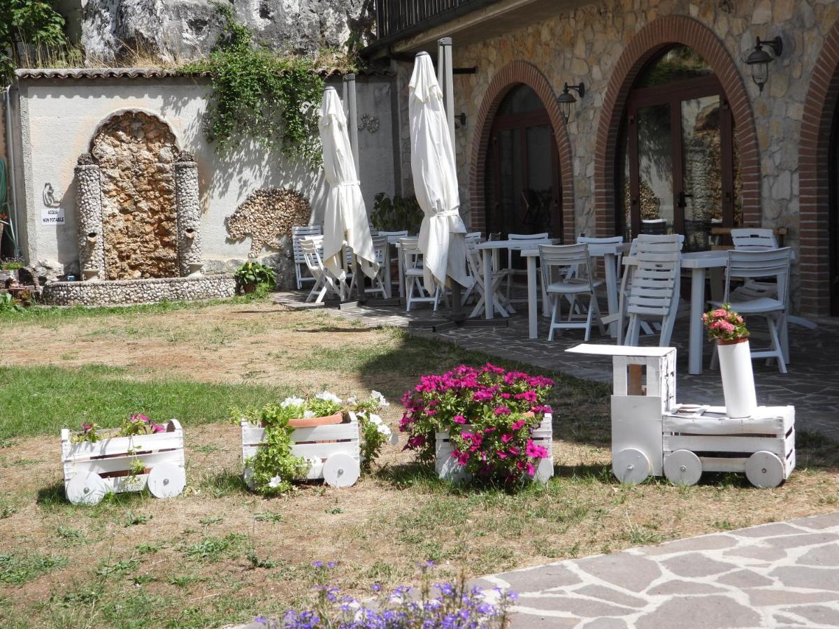 B&B La Tana Dell'Orso Villalago Exterior photo