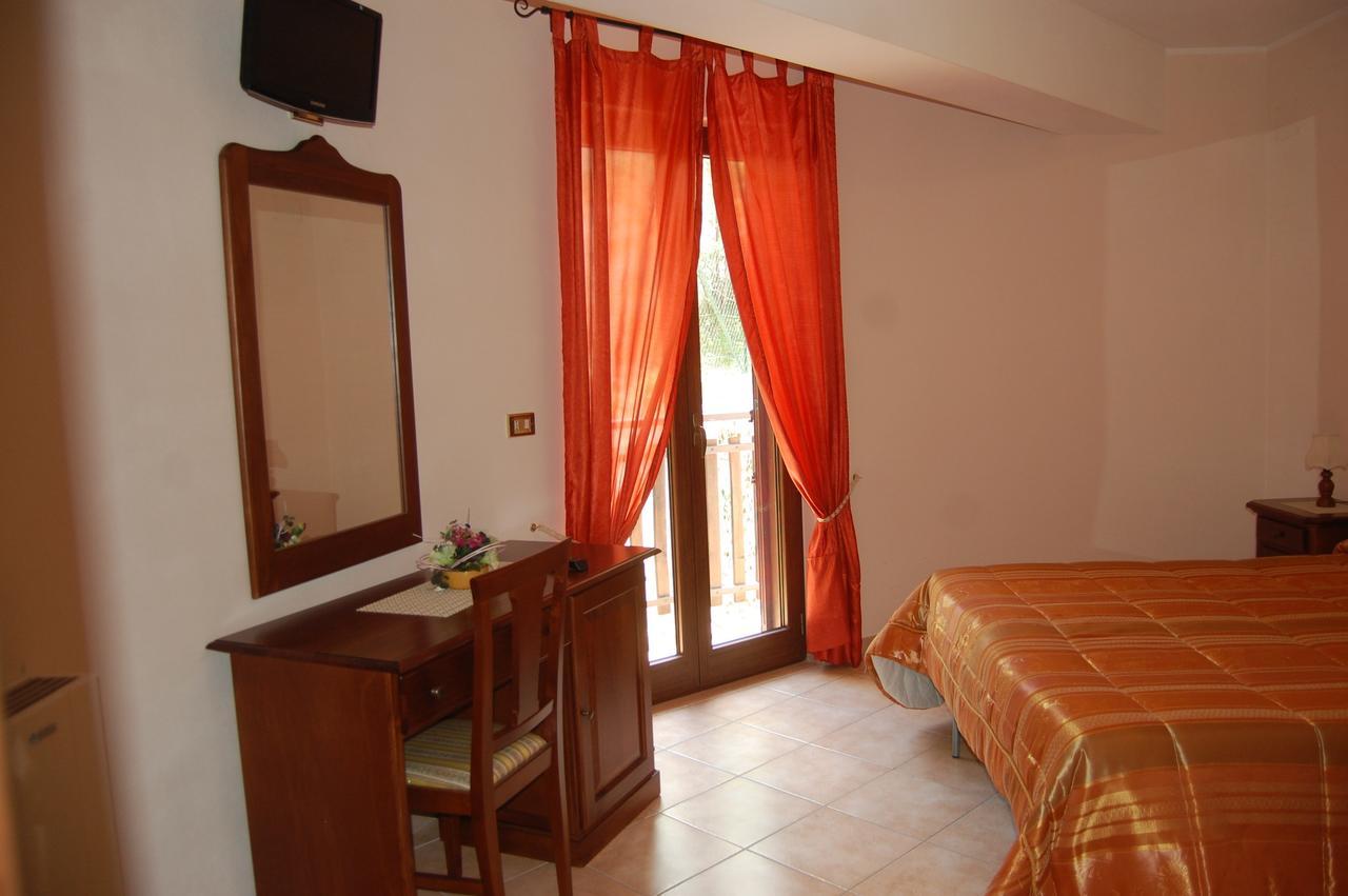B&B La Tana Dell'Orso Villalago Exterior photo