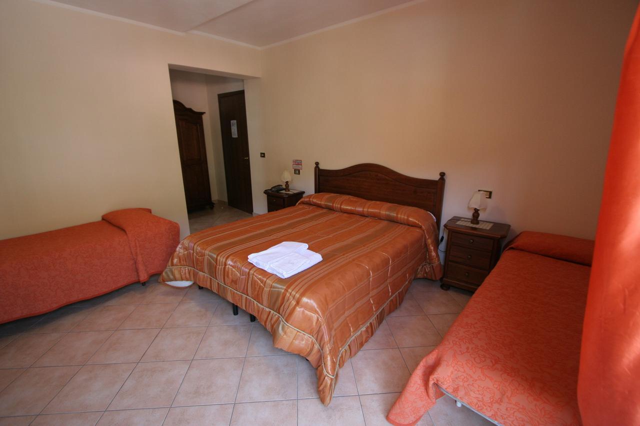 B&B La Tana Dell'Orso Villalago Exterior photo
