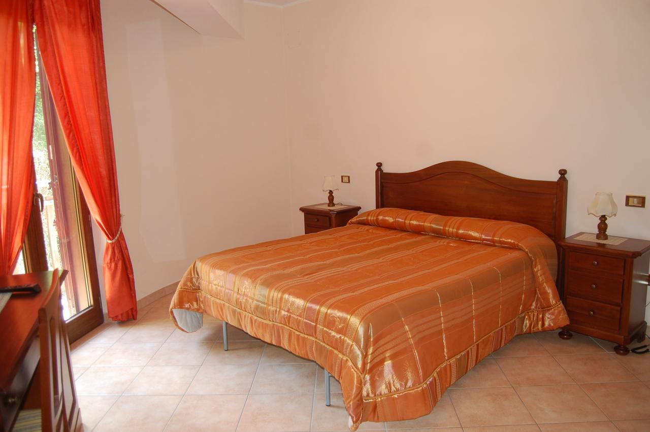 B&B La Tana Dell'Orso Villalago Exterior photo